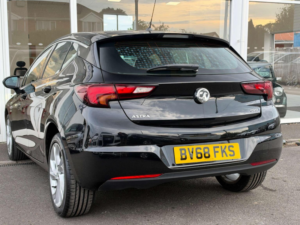 2018 Vauxhall Astra 1.6 Cdti Blueinjection Sri Euro 6 (s/s) 5dr in Black — image 2