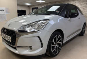 2017 Ds Automobiles Ds 3 1.2 Puretech Connected Chic Hatchback 3dr Petrol Manual Euro 6 (s/s) (110 Ps) in White — image 2