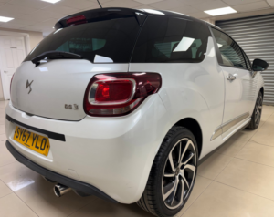 2017 Ds Automobiles Ds 3 1.2 Puretech Connected Chic Hatchback 3dr Petrol Manual Euro 6 (s/s) (110 Ps) in White — image 4