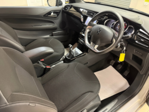 2017 Ds Automobiles Ds 3 1.2 Puretech Connected Chic Hatchback 3dr Petrol Manual Euro 6 (s/s) (110 Ps) in White — image 5