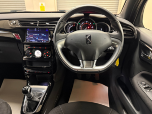 2017 Ds Automobiles Ds 3 1.2 Puretech Connected Chic Hatchback 3dr Petrol Manual Euro 6 (s/s) (110 Ps) in White — image 6