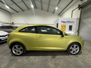 2009 SEAT Ibiza 1.6 16v Sport in Yellow — image 4