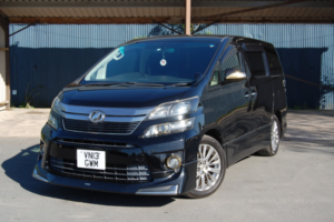 2013 Toyota Vellfire 3.5z Golden Eyes in Black — image 3
