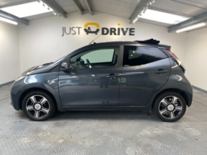 2017 Toyota Aygo 1.0 Vvt-I X-Clusiv3 Hatchback 5dr Petrol Manual Euro 6 (68 Ps) in Grey — image 2