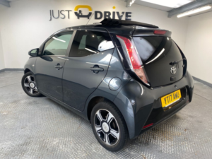 2017 Toyota Aygo 1.0 Vvt-I X-Clusiv3 Hatchback 5dr Petrol Manual Euro 6 (68 Ps) in Grey — image 3