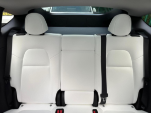 2025 Tesla Model Y Long Range Auto Rwd 5dr in Black — image 3