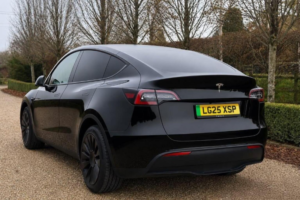 2025 Tesla Model Y Long Range Auto Rwd 5dr in Black — image 6