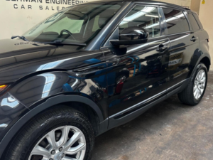2015 Land Rover Range Rover Evoque 2.0 Td4 Se Tech 4WD Euro 6 (s/s) 5dr in Black — image 3