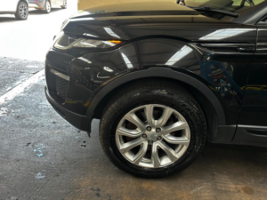 2015 Land Rover Range Rover Evoque 2.0 Td4 Se Tech 4WD Euro 6 (s/s) 5dr in Black — image 5