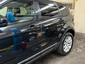 2015 Land Rover Range Rover Evoque 2.0 Td4 Se Tech 4WD Euro 6 (s/s) 5dr in Black — image 6