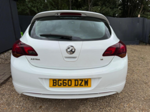 2010 Vauxhall Astra 1.6 16v Sri Euro 5 5dr in White — image 6