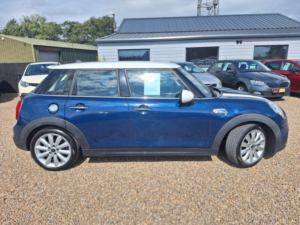 2016 MINI Hatch 2.0 Cooper S Euro 6 (s/s) 5dr in Blue — image 5