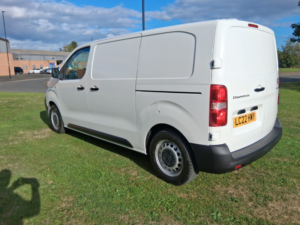 2022 Citroen Dispatch 1.5 Bluehdi 1000 Enterprise Pro M Panel Van 6dr Diesel Manual Fwd 2 Euro 6 (s/s) (100 Ps) in White — image 3