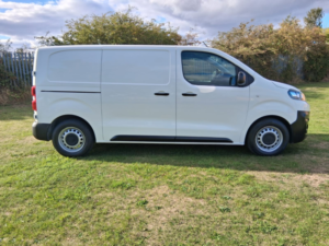 2022 Citroen Dispatch 1.5 Bluehdi 1000 Enterprise Pro M Panel Van 6dr Diesel Manual Fwd 2 Euro 6 (s/s) (100 Ps) in White — image 6