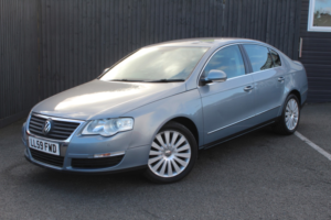 2009 Volkswagen Passat 2.0 Tdi Bluemotion Tech Highline in Grey — image 3