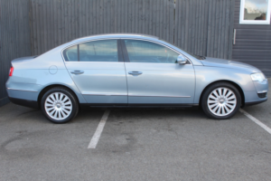 2009 Volkswagen Passat 2.0 Tdi Bluemotion Tech Highline in Grey — image 4