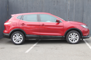 2017 Nissan Qashqai 1.5 Dci Acenta in Red — image 4