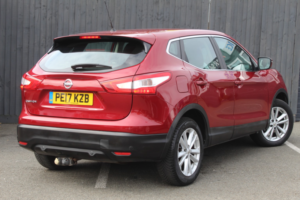 2017 Nissan Qashqai 1.5 Dci Acenta in Red — image 6