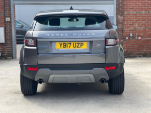 2017 Land Rover Range Rover Evoque 2.0 Ed4 Se Fwd Euro 6 (s/s) 5dr in Grey — image 4