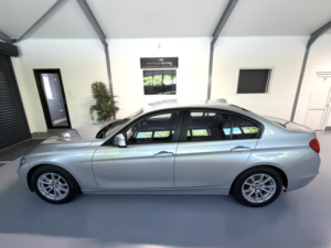 2015 BMW 3 Series 2.0 320d Efficient Dynamics Business in Silver — image 2