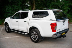 2017 Nissan Navara 2.3 Dci Tekna in White — image 4