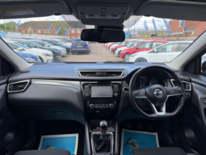 2017 Nissan Qashqai 1.5 Dci N-Connecta Euro 6 (s/s) 5dr in Black — image 2