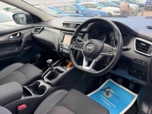 2017 Nissan Qashqai 1.5 Dci N-Connecta Euro 6 (s/s) 5dr in Black — image 3
