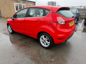 2014 Ford Fiesta 1.25 Zetec Euro 5 5dr in Red — image 4