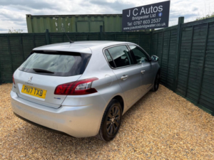 2017 Peugeot 308 1.6 Bluehdi Allure Euro 6 (s/s) 5dr in Silver — image 5