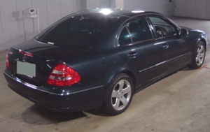 2004 Mercedes-Benz E Class Ref 8828 In Transit Refundable Deposit Can Secure - Mercedes Benz W211 E Class E500 Saloon Ex Japan in Black — image 2