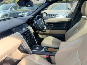 2015 Land Rover Discovery Sport Td4 Hse in Grey — image 2