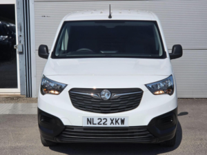 2022 Vauxhall Combo 1.5 Turbo D 2300 Dynamic L1 H1 Euro 6 4dr in White — image 3