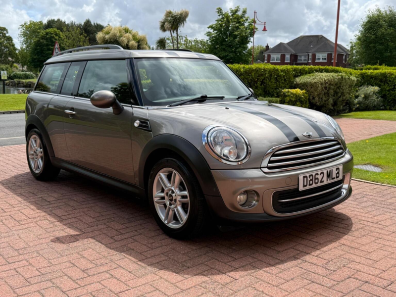 2012 MINI Clubman 1.6 Cooper Euro 5 (s/s) 5dr in Silver — image 1