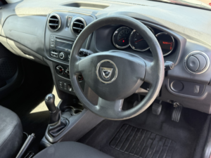 2015 Dacia Sandero 1.2 Ambiance 1.2 16v 75 in Red — image 6