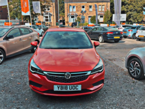 2018 Vauxhall Astra 1.4i Turbo Se Euro 6 5dr in Red — image 2