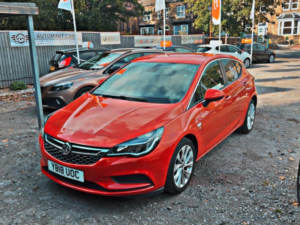 2018 Vauxhall Astra 1.4i Turbo Se Euro 6 5dr in Red — image 3