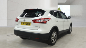 2014 Nissan Qashqai 1.5 Dci Acenta Premium in White — image 5