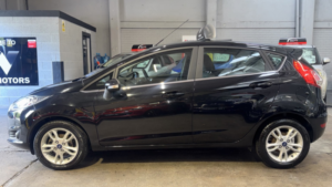 2015 Ford Fiesta 1.0 T Ecoboost Zetec Black 5dr Low Miles+low Tax+beltdone in Black — image 2