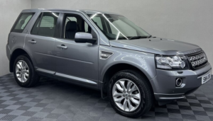 2014 Land Rover Freelander 2.2 Freelander Hse Td4 5dr in Grey — image 3