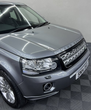 2014 Land Rover Freelander 2.2 Freelander Hse Td4 5dr in Grey — image 6