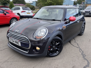 2014 MINI Hatch 1.5 Cooper 3-Door Hatch in Brown — image 3