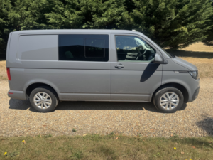 2024 Volkswagen Transporter 2.0 Tdi T30 Highline Kombi Van in Grey — image 5