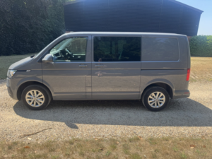 2024 Volkswagen Transporter 2.0 Tdi T30 Highline Kombi Van in Grey — image 6