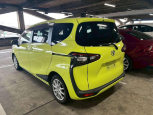 2015 Toyota Sienta 1.5 G 5dr 7 Seats in Yellow — image 3