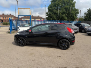 2014 Ford Fiesta 1.0t Ecoboost Zetec S Black Edition Euro 5 (s/s) 3dr in Black — image 4