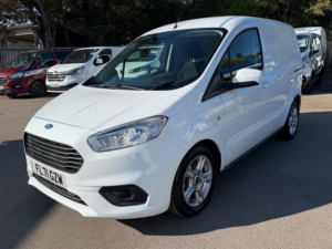 2021 Ford Transit Courier Courier Ecoboost Limited — image 3
