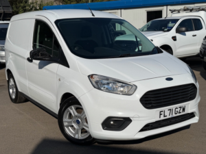 2021 Ford Transit Courier Courier Ecoboost Limited — image 4