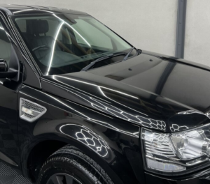 2014 Land Rover Freelander 2 2.2 Sd4 Xs 5dr in Black — image 6