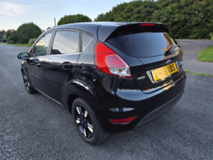 2016 Ford Fiesta 1.0 T Ecoboost Zetec Black Edition in Black — image 5