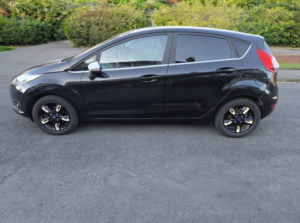 2016 Ford Fiesta 1.0 T Ecoboost Zetec Black Edition in Black — image 6